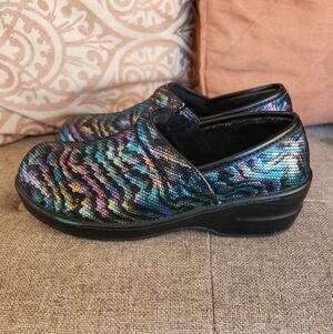 Spring Step Clog | Metalic Rainbow Wave 90's Style Women's | Healthcare | 8.5